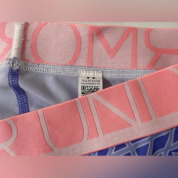 Under Armour spectacular Workout Shorts. Excellent condition. Purple and pinkish - Picture 5 of 8